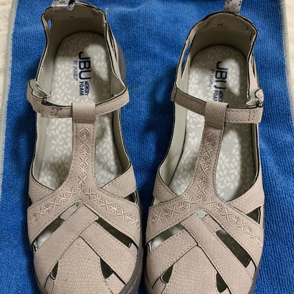 JBU Shoes Size 8